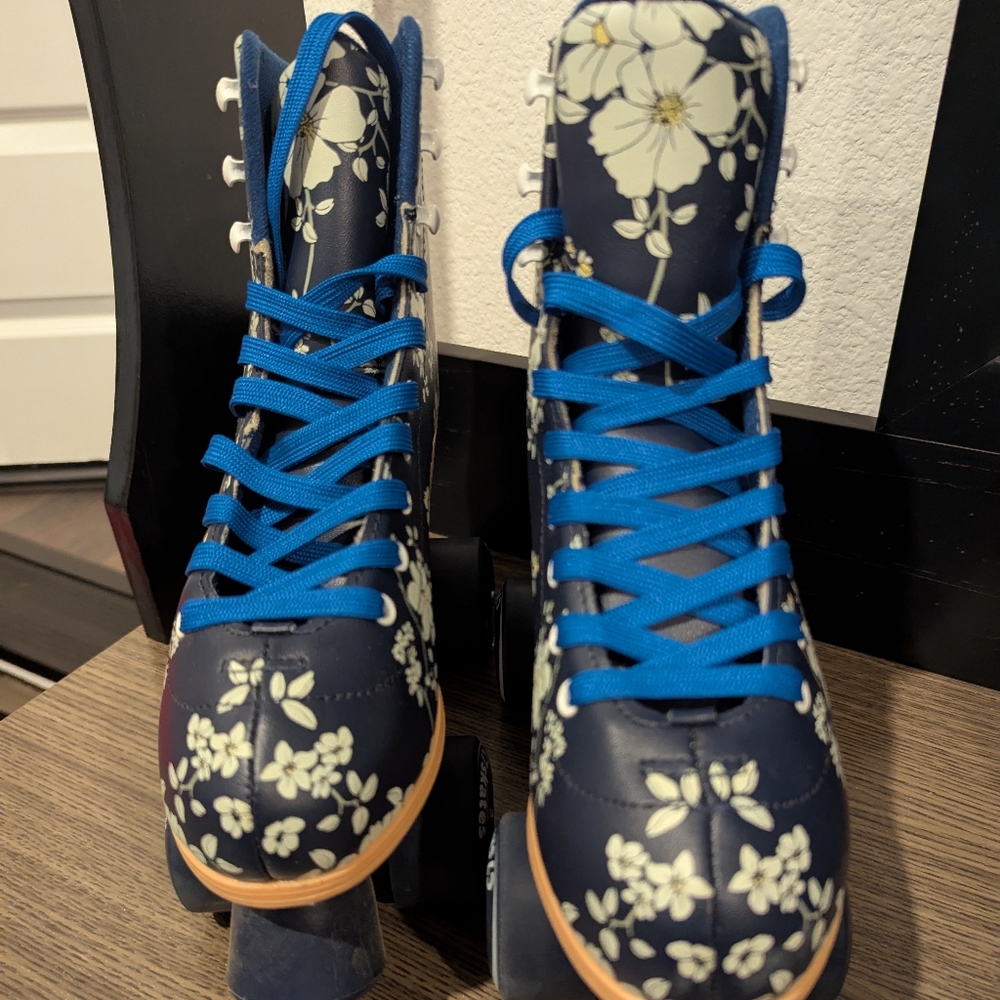 Floral roller skates